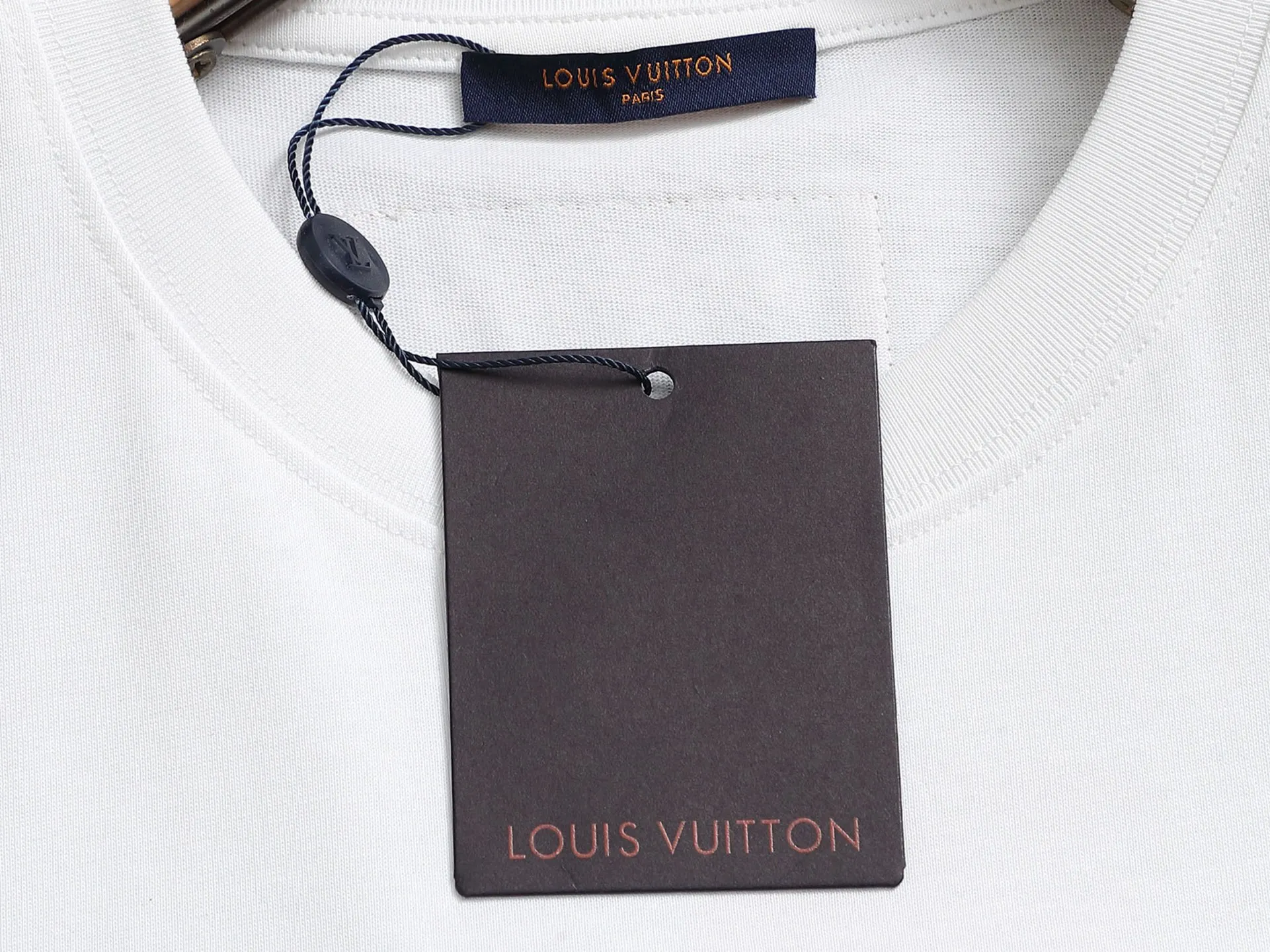 🅿️170 High quality Louis 1V launches new poisonous mushroom T-shirt, early shipment, fully embroidered pattern, full of high-end feel, embroidered pattern T-shirt short sleeves, ZP feel, embroidery is clear and full, delicate, perfectly restored, same style for men and women, size XS.S.M.L
